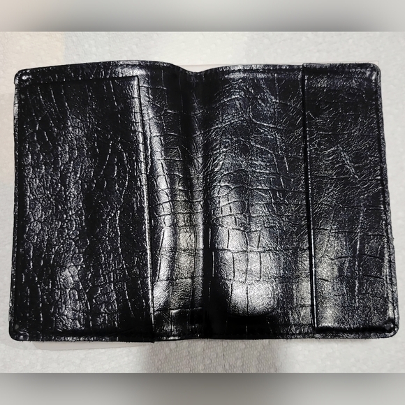 black leather passport wallet - Picture 3 of 7